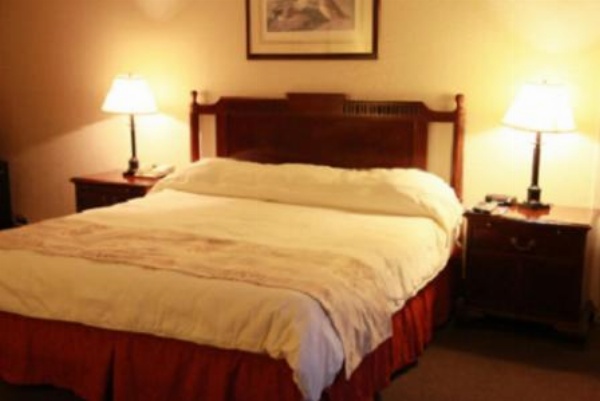 Caravelle Inn & Suites image 9